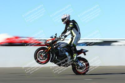 media/Jan-09-2022-SoCal Trackdays (Sun) [[2b1fec8404]]/Front Straight Speed Shots (1pm)/